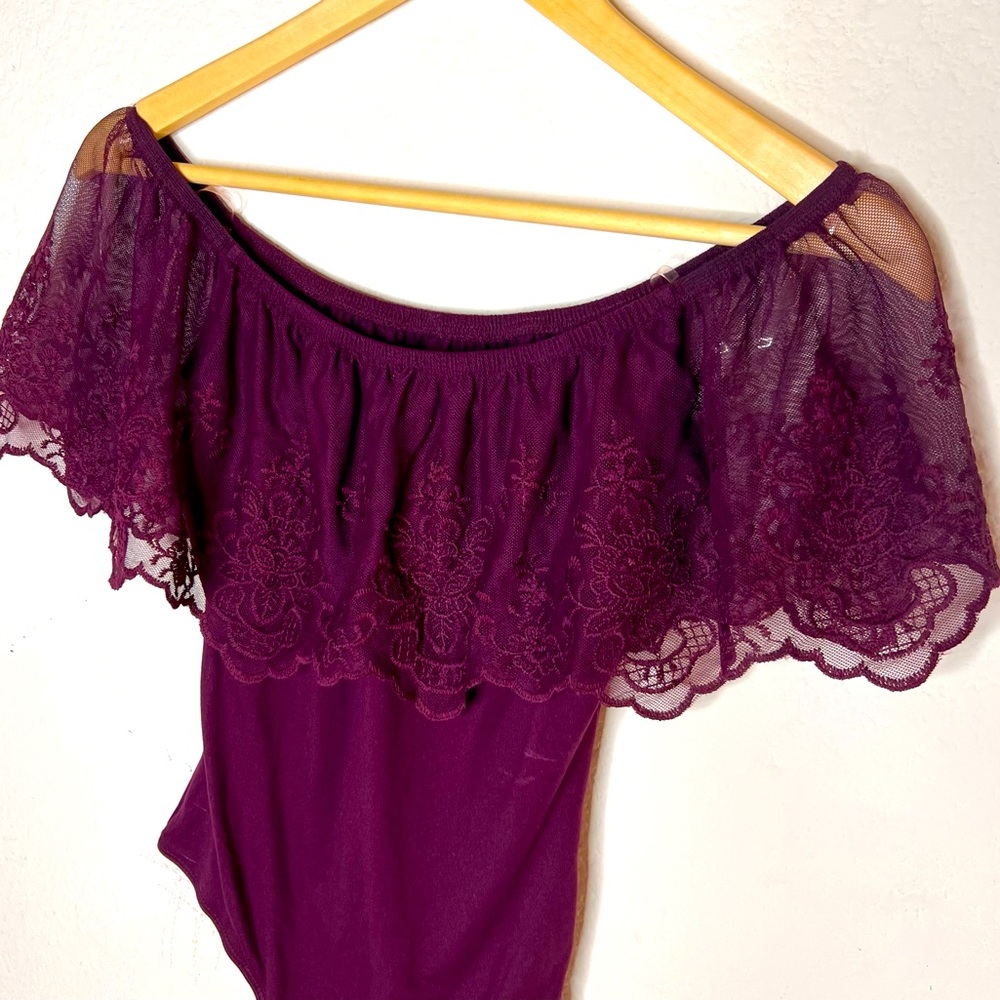 Women’s off the shoulder burgundy body suit size XS